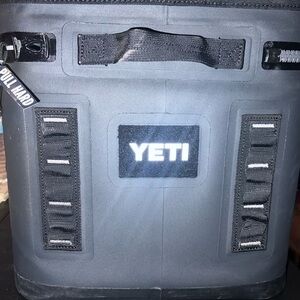 YETI hopper flip 12